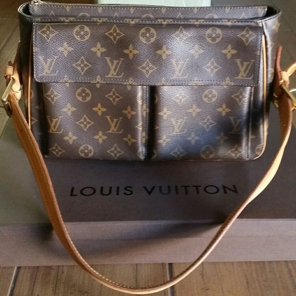 Louis Vuitton Handbags - 🍀🎉AUTH Louis Vuitton VIVA CITE GM 🎉🍀